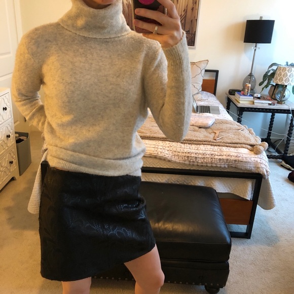 Joie cashmere sweater size xs - Picture 5 of 8